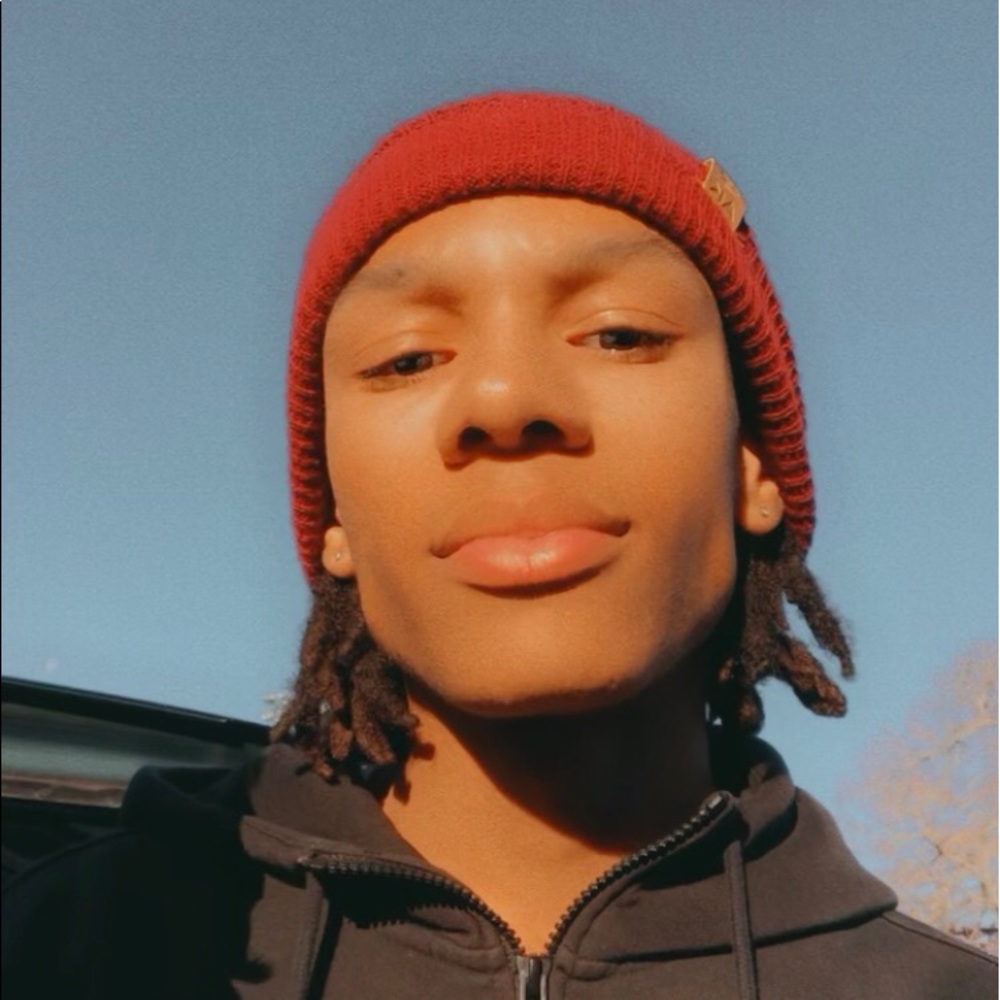Meet your Posher, Devin